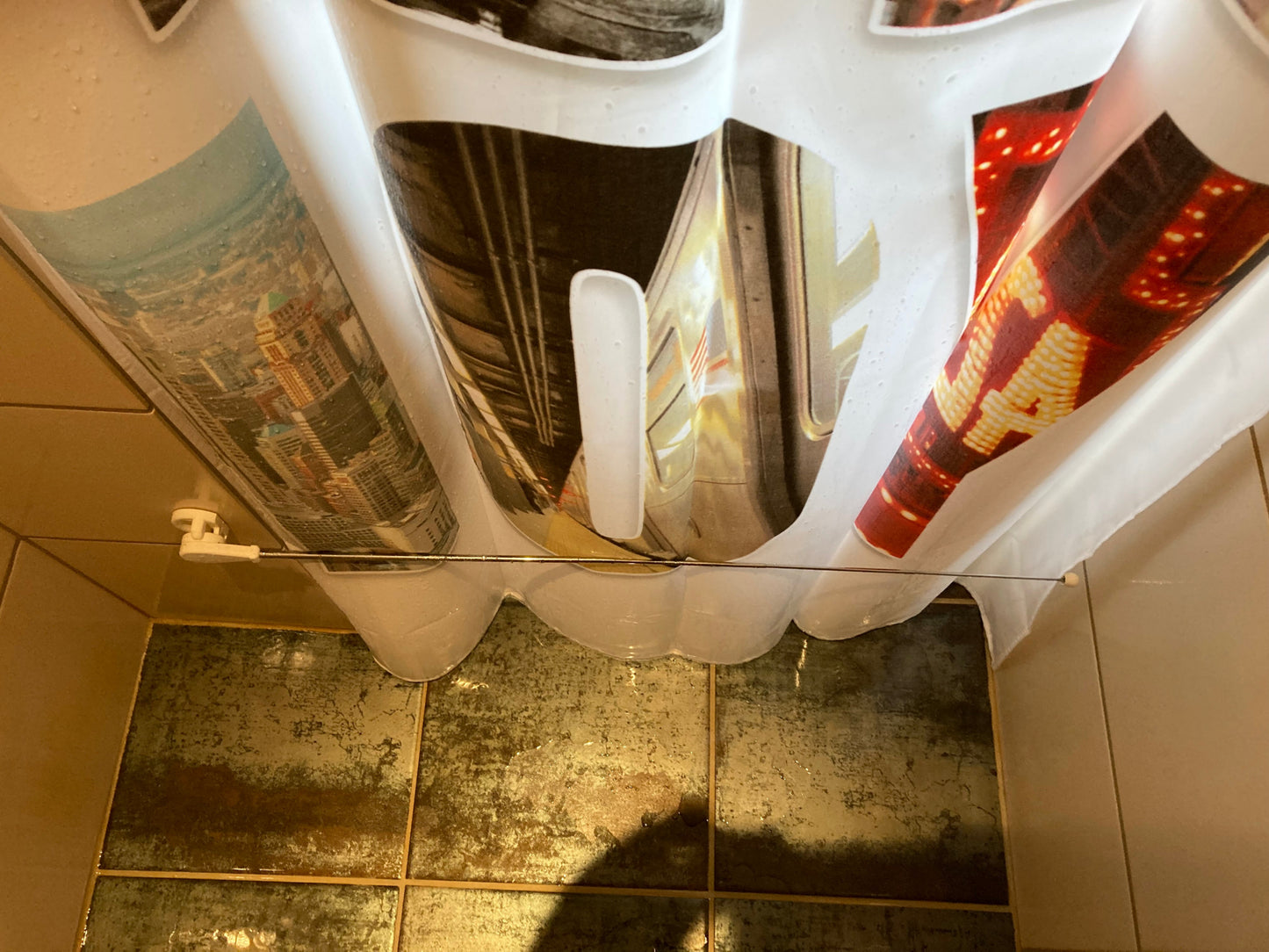 The Shower Curtain Stopper